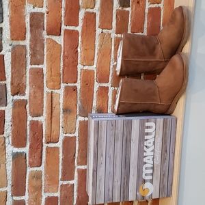 NEW Makalu winter boots